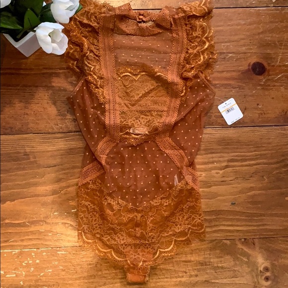 ✨3 hour flash sale✨ NWT Free People Bodysuit✨ - Picture 2 of 3